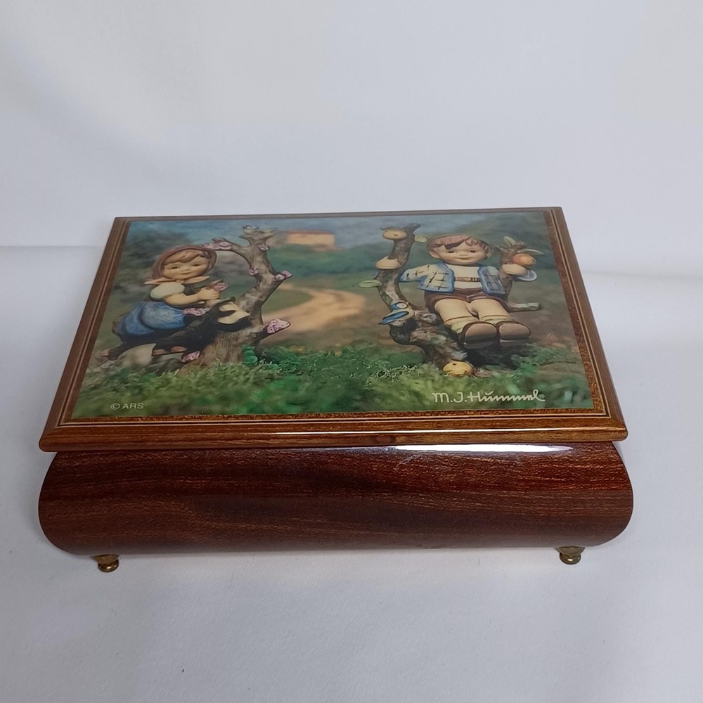 M.J. Hummel Heirloom Music Box Apple Tree Boy & Girl by Danbury Mint